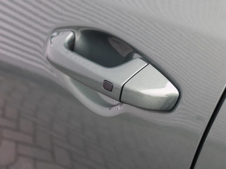 Kia Ceed 1.5 T-GDi GT-Line | Stuur-/stoelverwarming | Schuifdak | Cruise adapt. | Camera | 17' LM | LED | Dodehoek sensor | Draadloze lader |
