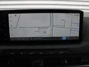 Kia EV2 Plus 42.2 kWh | Dodehoek detectie | Clima | 18'' LM Velgen | Stuur-/stoelverwarming | All seasons | Camera | Keyless | Telefoonlader | Navi |