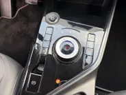 Kia Niro EV DynamicLine 64.8 kWh |*1E EIGENAAR | TREKHAAK | *LAGE KM- STAND | VOLLEDIG DEALER ONDERH. | APPLE CARPLAY/ ANDROID AUTO | CAMERA | NAVI | ADAPT. CRUISE | NETTE AUTO |