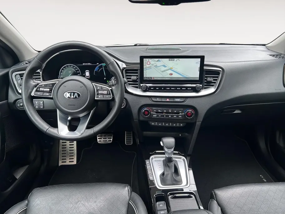 Kia XCeed 1.6 GDi PHEV ExecutiveLine | Trekhaak Afneembaar + 13-Polige Stekker | Apple Carplay / Android Auto | Navigatiesysteem | Stoelverwarming + Stoelkoeling | Stuurverwarming | Elektrisch Verstelbare Voorstoelen | Bestuurdersstoel Met geheugen | Elektrisch bed