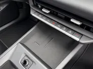 Volkswagen ID.3 Neo Life 50 kWh accu 170 PK Elektr. aandrijving ·  Comfort Pakket · Steunhaak voor fietsendrager, afneembaar · Zijruiten achter en achterruit getint ·