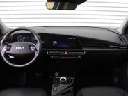 Kia Niro 1.6 GDi Hybrid DynamicPlusLine | Trekhaak | Stuur-/stoelverwarming | Schuifdak | Camera | Cruise adapt. | Clima | HUD | LED | 16" LM |
