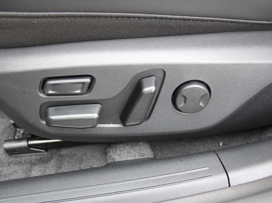 Kia EV4 GT-PlusLine 81.4 kWh | Schuifdak | Stuur-/stoelverwarming + ventilatie | Camera rondom | Elek. stoelverstelling | Leer | HUD | LED | 19' LM |