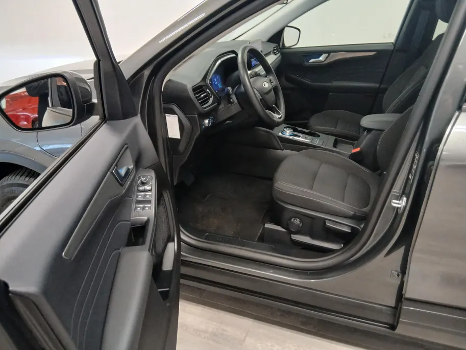 Ford Kuga 2.5 PHEV Titanium | Trekhaak Elektrisch | Adap. Cruise | Winter Pack | Elektrische achterklep |