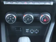 Renault Clio 1.0 TCe 90 Equilibre | Automaat | Apple Carplay | Android Auto | Stoel verwarming | PDC | Cruise | LED | Privacy Glass | BTW auto |