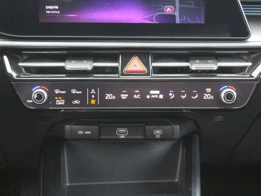 Kia Niro 1.6 GDi Hybrid DynamicPlusLine | Schuif-/kanteldak | Stuur-/stoelverwarming | Cruise adapt. | Camera | HUD | LED | Clima | 16' LM | Navi |