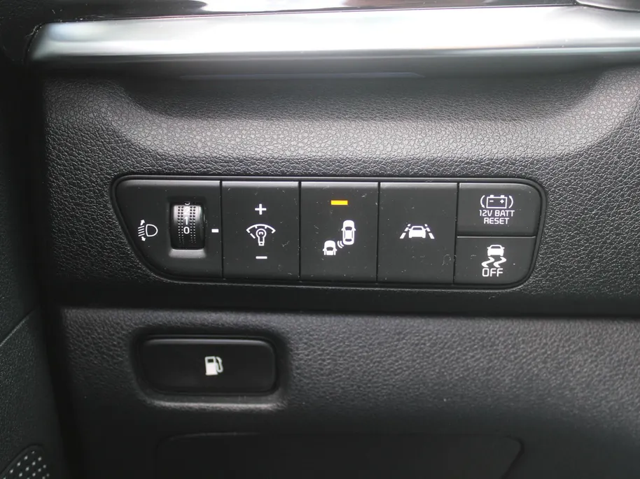 Kia Niro 1.6 GDi Hybrid DynamicPlusLine | Stuur-/stoelverwarming | Camera | Leer | Navi | Clima | Cruise adapt. | LED | Keyless | 16' LM |