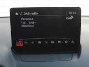 Mazda 2 1.5 e-SkyActiv-G 90PK 6MT Exclusive-Line | Private lease v.a. € 429 p/m | Camera | Dodehoek detectie | Clima | LED | Stoel- / Stuurverwarming |