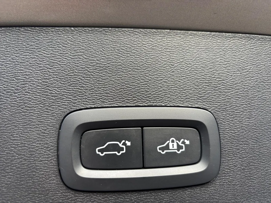 Volvo XC40 1.5 T4 Recharge Inscription | Adapt. Cruise Control | Achteruitrijcamera | Elekt. Achterklep | Apple Carplay/Android Auto |