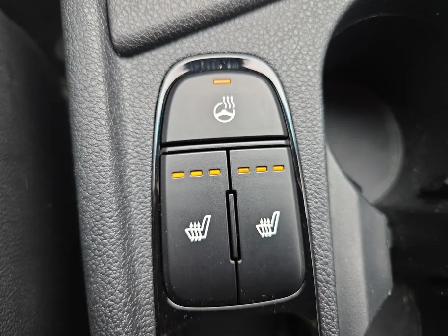 Kia Niro 1.6i Hybrid DynamicPlusLine Dealer onderhouden | Trekhaak | Stoel/stuurverwarming | Dodehoek detectie | Leder | Camera | Carplay & Android | Cruise Control Adaptief | Fabrieksgarantie t/m 23-9-2027 | NAP