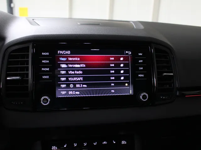 Škoda Karoq 1.5 TSI ACT Sportline Blackstyle Navigatie | Camera | Digitale Cockpit | Stoelverwarming | Adaptieve Cruuse Control