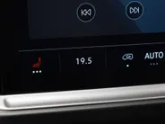 Volkswagen e-Transporter Bedrijfswagens Kombi Life 64kWh 218pk L2 9 persoons 716161