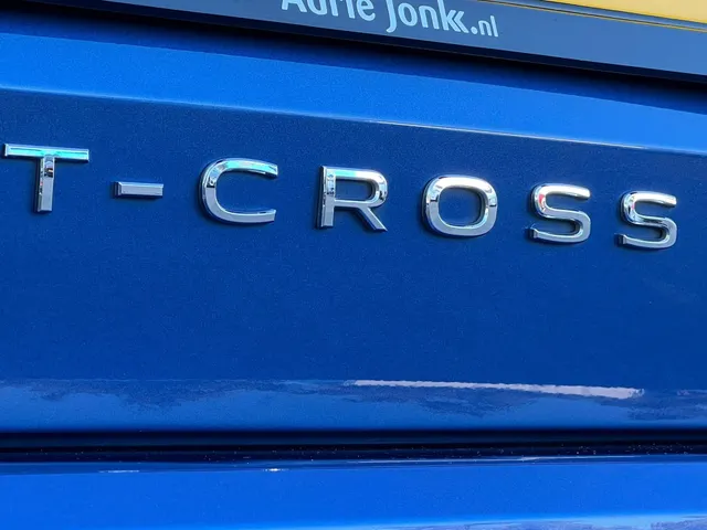 Volkswagen T-Cross 1.0 TSI Life AUTOMAAT | NAVIGATIE | APPLE CARPLAY | ANDROID AUTO | 17 INCH LMV | STOELVERWARMING | ADAPTIVE CRUISE CONTROL |