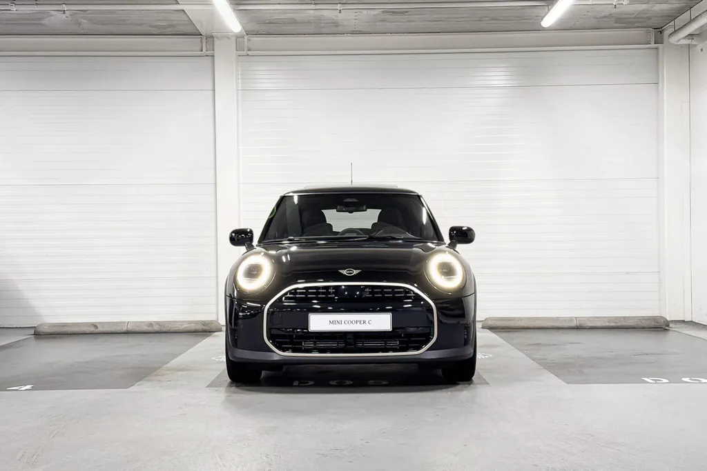 MINI Cooper 3-deurs C Favoured M
