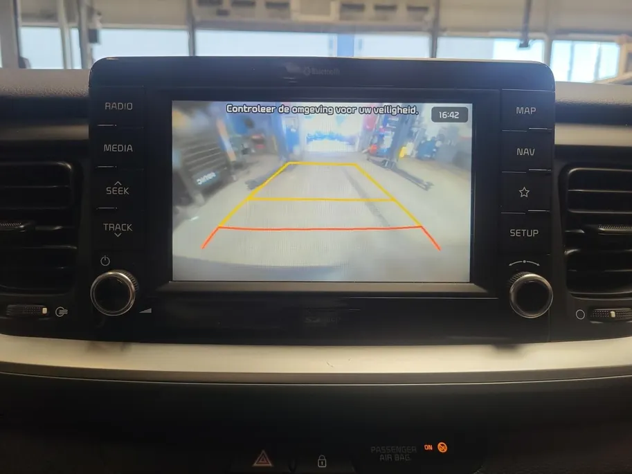 Kia Stonic 1.0 T-GDi DynamicLine 1e Eigenaar | Navi | Airco | Fabrieksgarantie t/m 16-1-2027 + 3x 1 jaar* | NAP