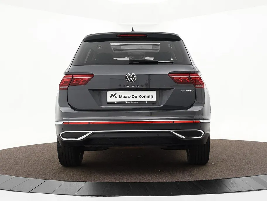Volkswagen Tiguan 1.4 TSI 245pk eHybrid Elegance · Panoramadak · Camera · P-Sensoren · Dodehoek Detectie · 19'' Inch ·