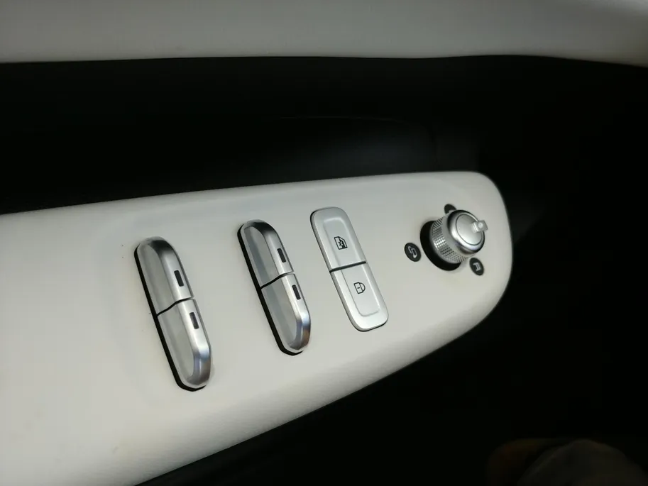 Dongfeng Box Premium Edition 42 kWh |
