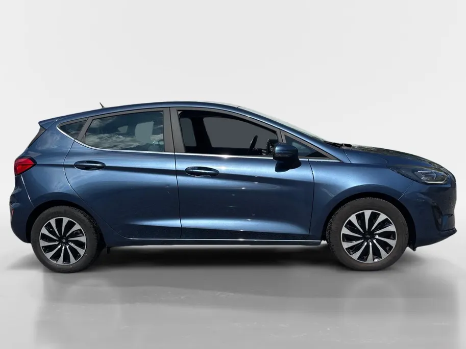 Ford Fiesta 1.0 EcoBoost Hybrid Titanium | Stoel/stuur en voorruitverwarming | Cruise control | Parkeersensoren |
