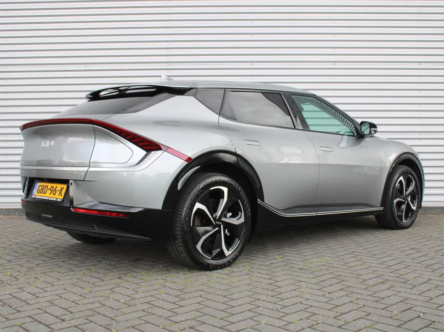 Kia EV6 Edition Advanced 77.4 kWh | Stuur-/stoelverwarming | BTW | Camera | Cruise adapt. | Elektr. achterklep + stoelbediening | 20' LM | 17% bijtelling |