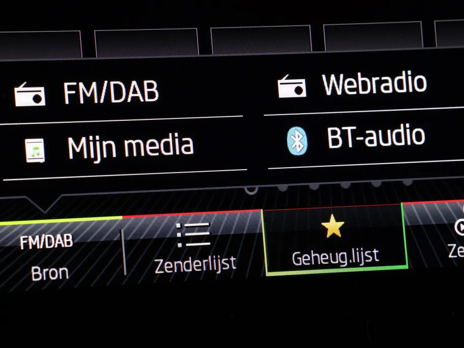 Škoda Kodiaq 1.5 TSI 150pk DSG Sportline Business 7p. · Camera · Inklap. Trekhaak · Keyless · Elek. Bestuurdersstoel + Geheugen · Matrix LED · Garantie t/m 27-05-2028 of 100.000km