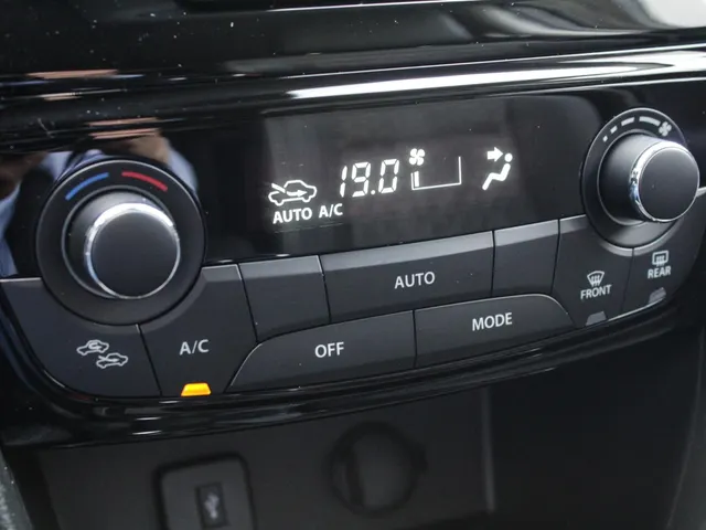 Suzuki Vitara 1.4 Boosterjet Style Smart Hybrid Automaat |  Navi | Adap. Cruise | Camera | Schuifdak | Trekhaak