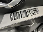 Kia Niro 1.6 GDi Hybrid DynamicPlusLine | Navigatiesysteem | Apple Carplay / Android Auto | Licht + Regensensor | Stoel + Stuurverwarming| Elektrisch bedienbaar Schuifdak | Elektrische Achterklep | Parkeersensoren Voor + Achter | Cruise Control Adaptief | Rijstroo