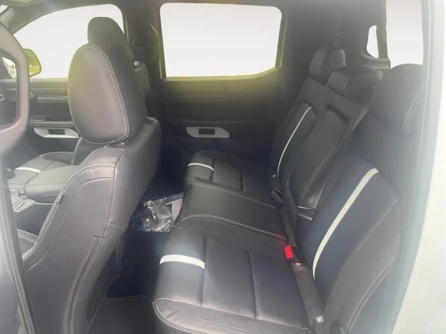 Ford Ranger Stormtrak 2.3 PHEV 279pk 10-traps automaat | 5 persoons | GRIJS kenteken | Nu rente actie 0,99% op financial lease | Trekhaak | Leder | Automatische airco (Virtuele voorraad! Betreft landelijke voorraadauto)