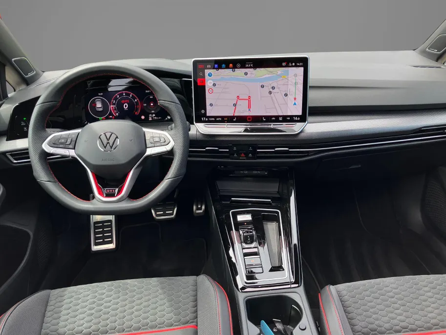 Volkswagen Golf 2.0TSI/300PK GTI Clubsport DSG · Panoramadak · 360°Camera · Harman/Kardon sound · Garantie t/m 21-08-2030 of 100000km.