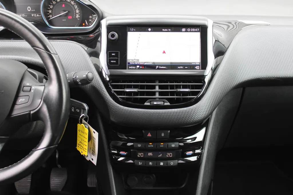 Peugeot 2008 1.2 PureTech Allure | Airco | Cruise | 16' LM |