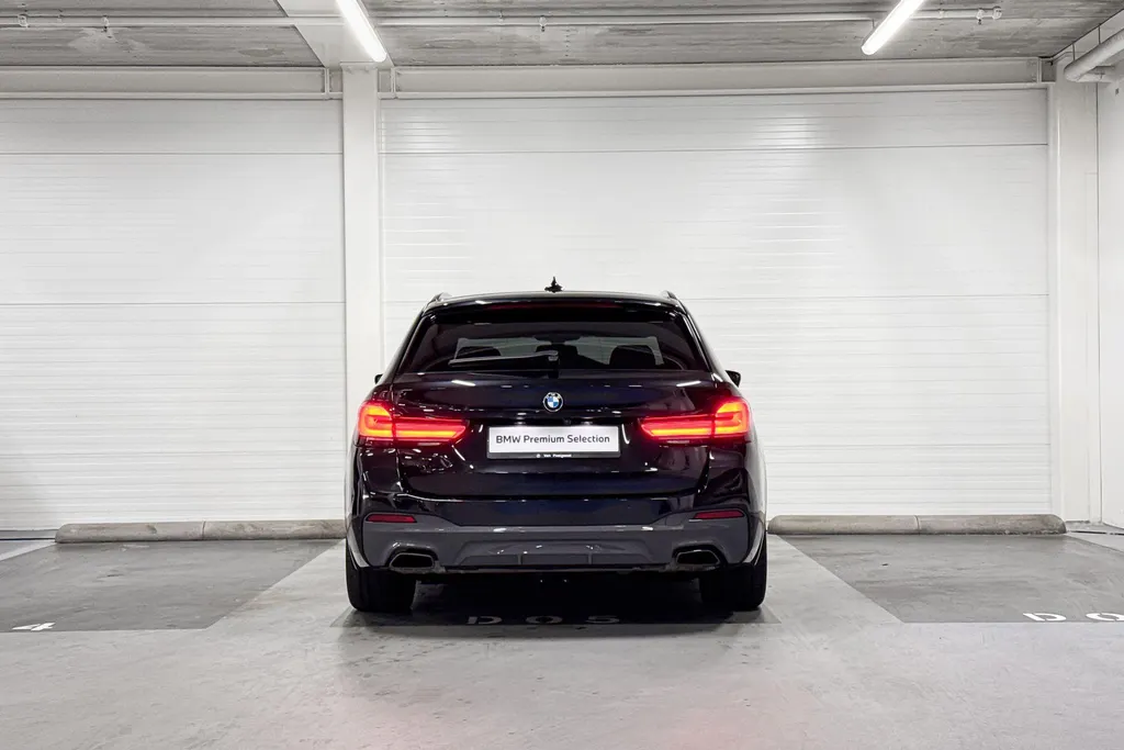 BMW 5 Serie Touring 540i xDrive High Executive
