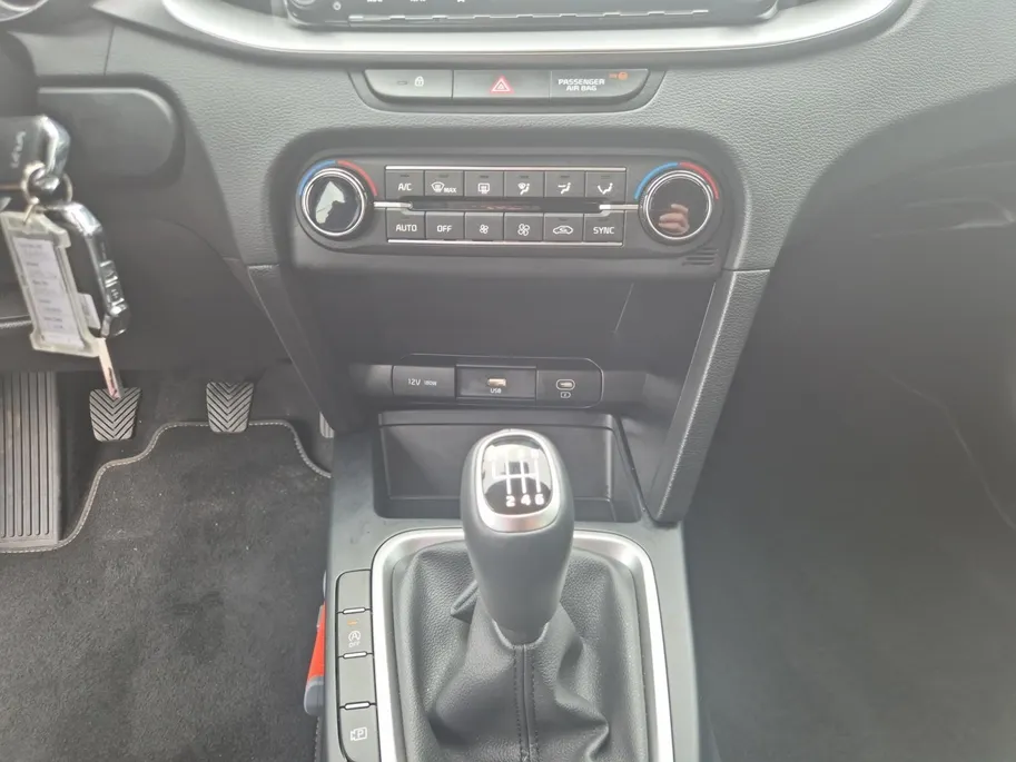 Kia Ceed Sportswagon 1.0 T-GDi ComfortLine | Cruise Control | Climate Control | Camera | Navigatie | Apple Carplay/Android Auto | Parkeersensoren | LM Velgen |