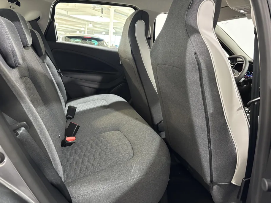 Renault ZOE R135 Evolution 52 kWh Automaat | DEMO | Camera | Parkeersensoren | Apple CarPlay/Android Auto | Climate Control | Full LED | Lichtmetalen Velgen | Digital Cockpit | Cruise Control |