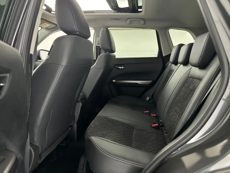 Suzuki Vitara 1.4 Style Smart Hybrid Automaat | Panoramadak | €2.000,- + €750,- voorraadkorting!
