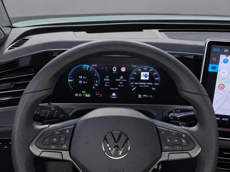 Volkswagen Passat Variant 1.5eHybrid 272PK R-Line Black Style Plus · Leder · Harman Kardon · Trekhaak ·  Alcantara hemelbekleding · 360°Camera + Parkeersensoren · Garantie t/m 21-01-2031 of 100.000km