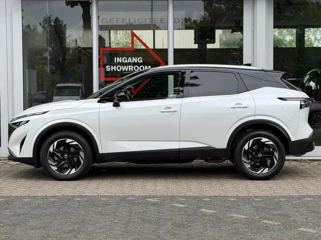 Nissan QASHQAI 1.3 Mild-Hybrid 158pk Xtronic N-Connecta | Panoramadak | Head-Up | Cold Pack | Two-Tone | App Connect | Keyless