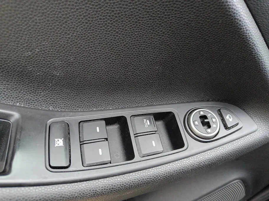 Hyundai i20 1.0 T-GDI Comfort Automaat | All weatherbanden | Trekhaakl | Navigatie | Camera |
