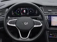 Volkswagen Tiguan 1.4TSIeHybrid 180kW/245PK Elegance DSG · Panoramadak · Trekhaak · 360°Camera + Parkeersensoren · Stoelverwarming · Apple/Android Car Play ·