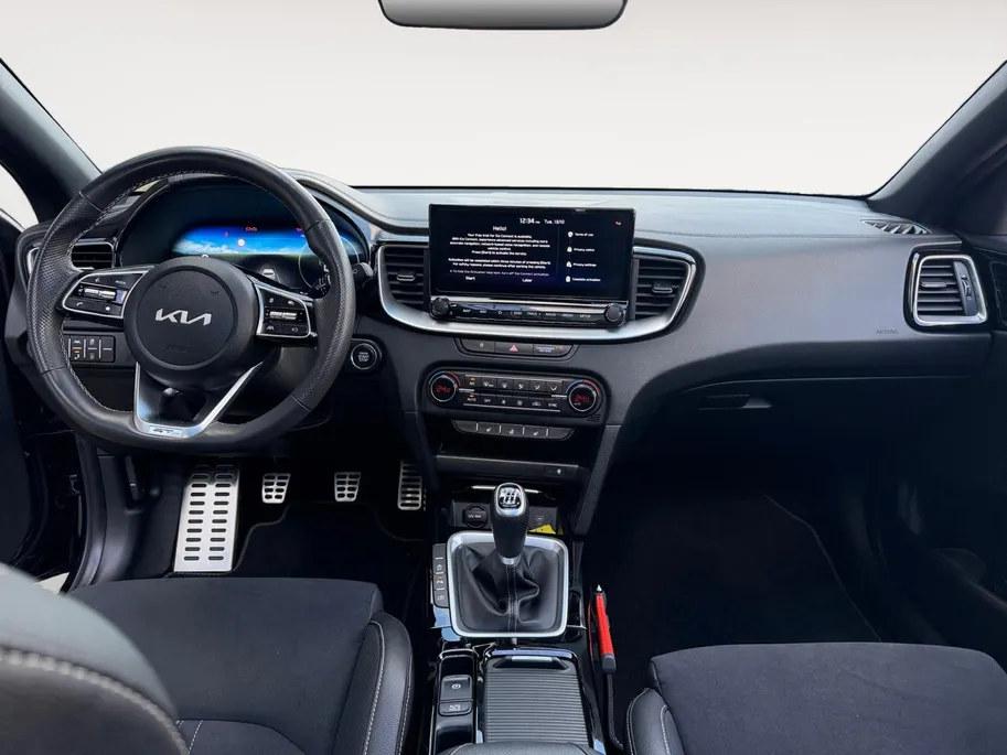 Kia Ceed 1.0 T-GDi GT-Line | Panorama schuifdak | Navigatie | Camera | Apple Carplay / Android auto | Stoelverwarming/ Stuurverwarming | Cruise control | Lichtmetalen Velgen |