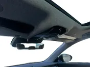 Voyah Courage Business Edition 80 kWh Full Option | Direct Leverbaar | Head Up Display | Stoel koeling,-verwarming & massage | Memorystoelen | 360 Camera | Level 3 Autonoom rijden | Schuif- & Kanteldak | Draadloze Telefoonlader | Elektrische Achterklep |