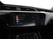 Audi e-tron 55 quattro 408pk S edition · SOH 94,8% · Panoramadak · Luchtvering · 360 Camera · Apple/Android Car Play · Stoelverwarming · 21'' Inch ·