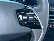 Kia Niro 1.6 GDi Hybrid DynamicPlusLine | Apple Carplay / Android Auto | Navigatiesysteem | Stoel + Stoelverwarming | Licht + Regensensor | Elektrisch bedienbaar Schuif / Kanteldak | Elektrisch Bedienbare Achterklep | Cruise Control Adaptief | Rijstrooksensor + Co