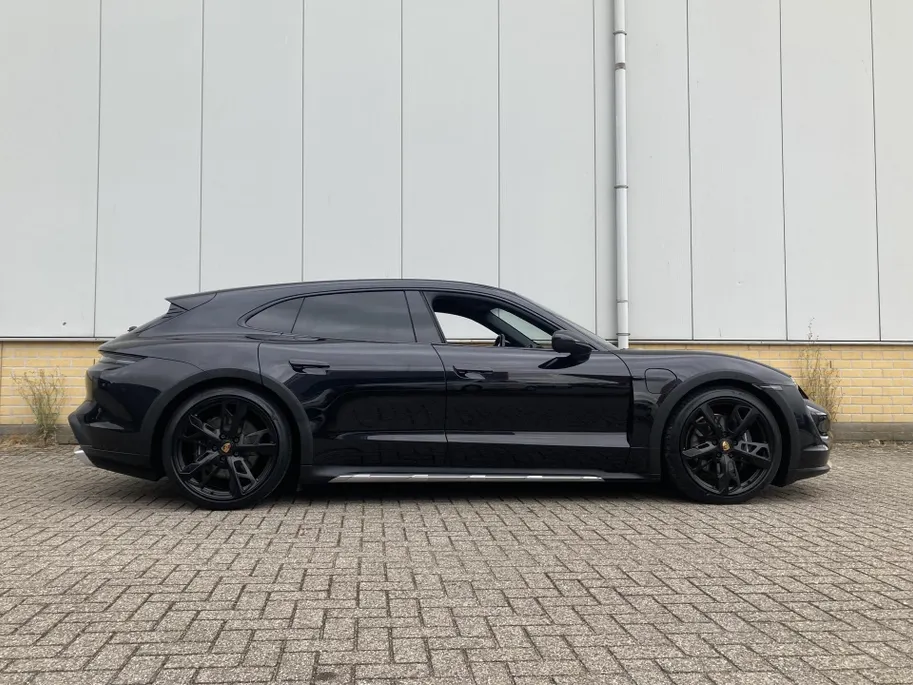 Porsche Taycan Cross Turismo 4 93 kWh sport chrono - panoramadak -stoelenpakket -stoelverwarming -luchtvering