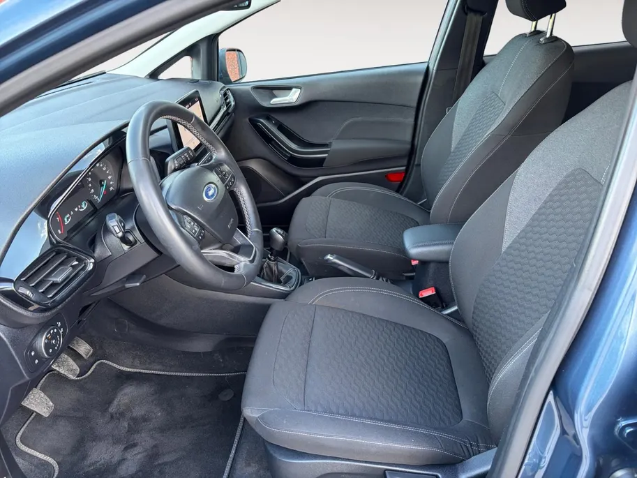Ford Fiesta 1.0 EcoBoost Hybrid Titanium X | 1e Eigenaar | NL-Auto | Adaptieve Cruise Control | Camera | Keyless Entry | Privacy Glass | Navigatie