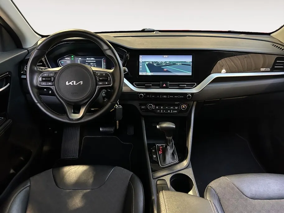 Kia Niro 1.6 GDi Hybrid DynamicLine | Apple Carplay / Android Auto | Navigatiesysteem | Licht + Regensensor | Parkeersensoren + Camera Achter | Climate Control | Cruise Control Adaptief | Rijstrooksensor + Correctie