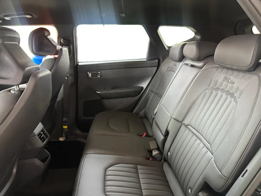 Kia Seltos 1.6i X-Line Demo Edition | NIEUW MODEL | 180 PK | Harman Kardon | Geventileerde & verwarmbare stoelen | 360 Camera | Fabrieksgarantie 3-7-2033 + 3x 1 jaar* | Trekgewicht: 1.300 kg | NAP