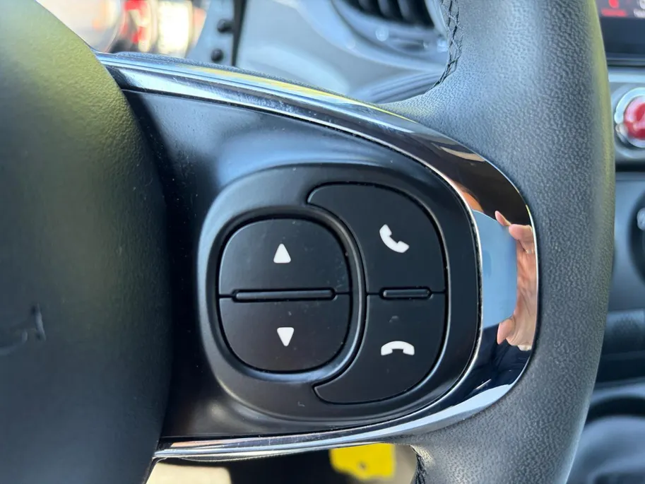 Fiat 500 1.0 Hybrid Cult Airco , lichtmetalen velgen 15' , navi  , parkeersensor , tel , usb-c , Apple Carplay/Android Auto .