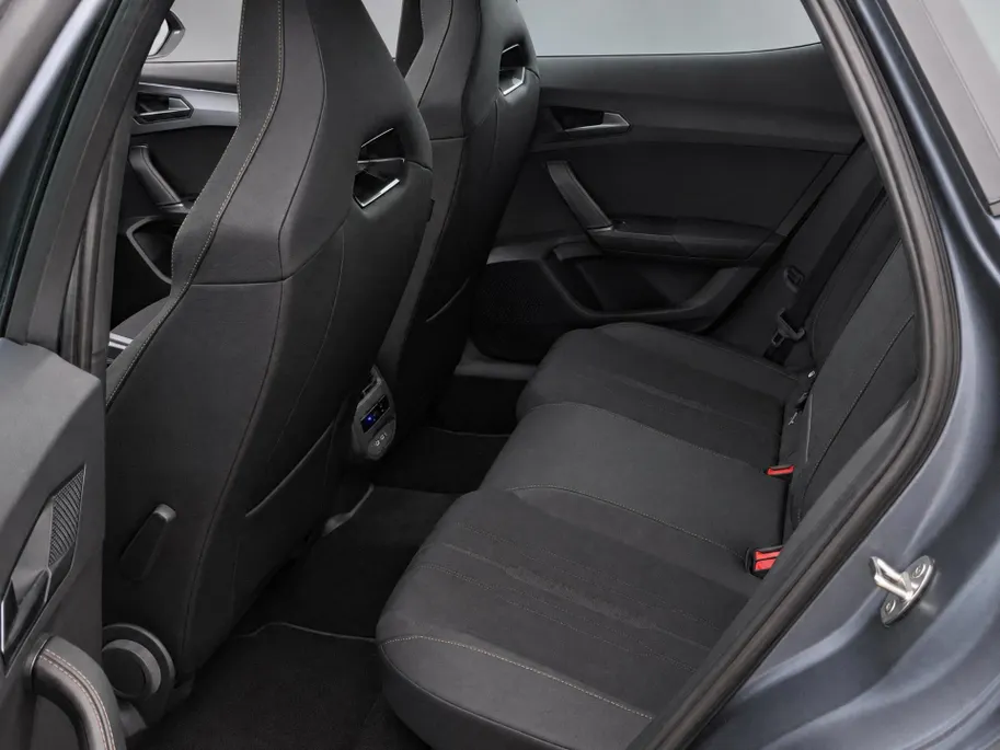 CUPRA Formentor 1.4e-Hybrid 180kW/245PK VZ · Panoramadak · Trekhaak · BEATS audio · Camera + Parkeersensoren