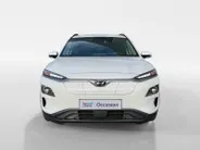 Hyundai Kona EV Limited Sky 64 kWh | Zeer compleet | 99% SOH | Open dak | Lederen bekleding | Trekhaak | Stoel verwarming & koeling | Stuurverwarming |