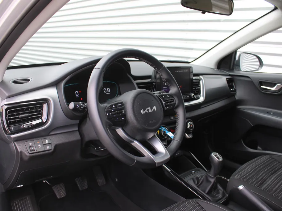 Kia Stonic 1.0 T-GDi MHEV DynamicLine | 15' LM | Apple Carplay/Android Auto | Navi | Camera | Cruise | LED | Airco |