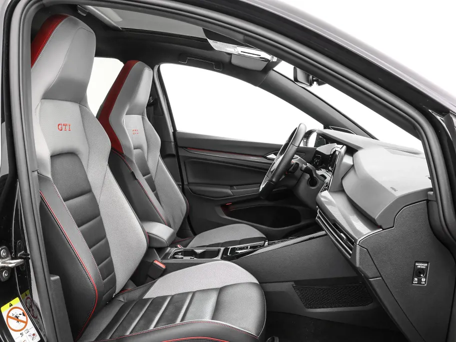 Volkswagen Golf 2.0 TSI 245pk DSG GTI · Panoramadak · Camera · Harman Kardon Sound · Matrix LED · Leder Vienna · Alarmklasse 3 · Elek. Bestuurdersstoel + Geheugen ·